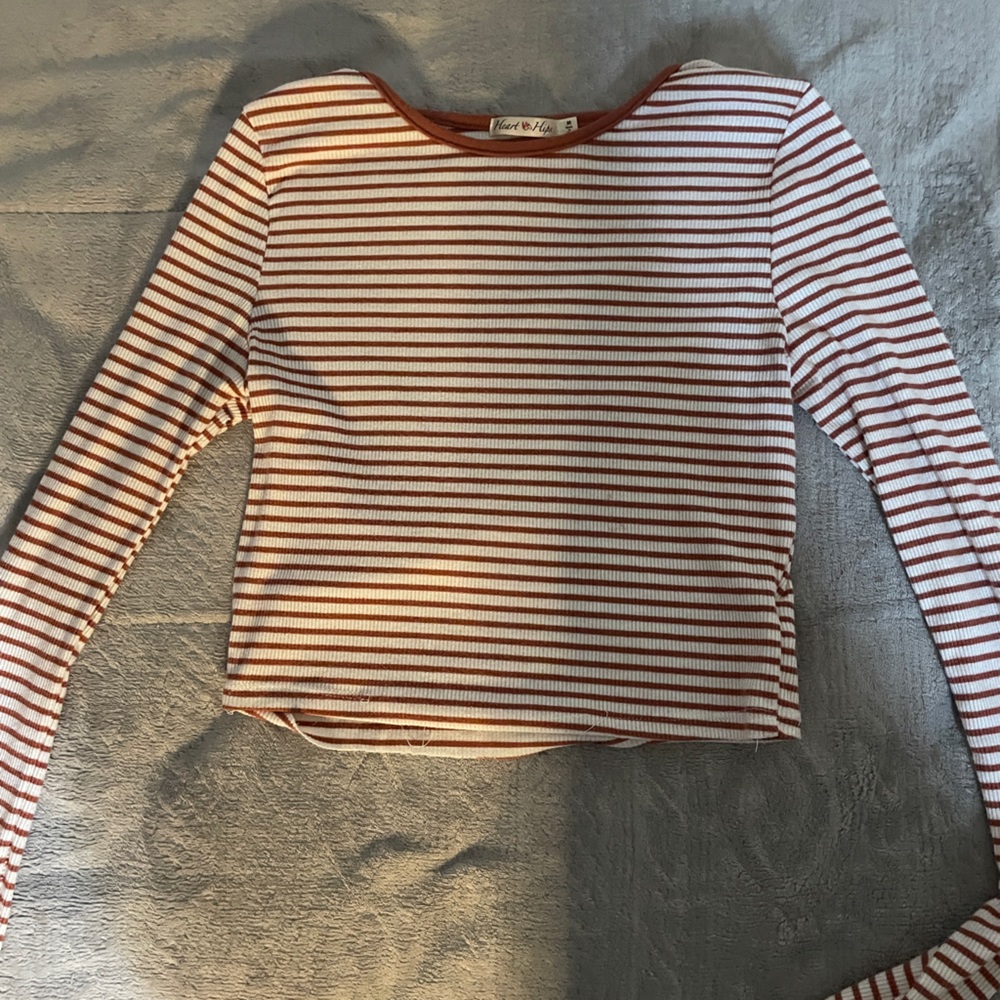 long sleeve crop top